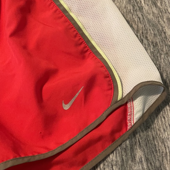 Nike running shorts - Picture 2 of 4